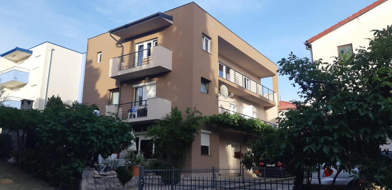 Apartmani MILLE Starigrad Paklenica Bagian luar foto