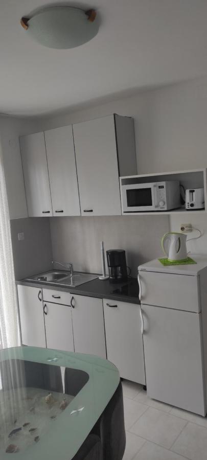 Apartmani MILLE Starigrad Paklenica Bagian luar foto
